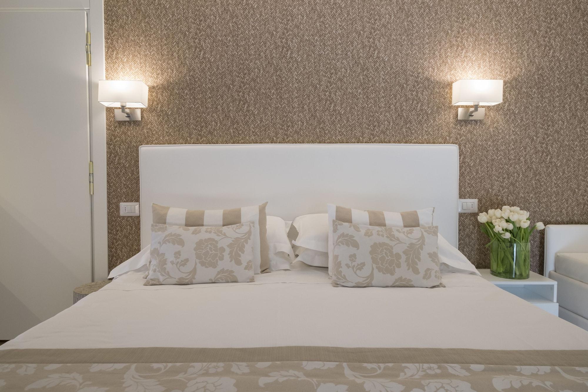 Hotel Mon Cheri Riccione Kültér fotó