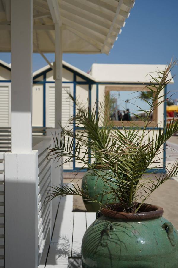 Hotel Mon Cheri Riccione Kültér fotó
