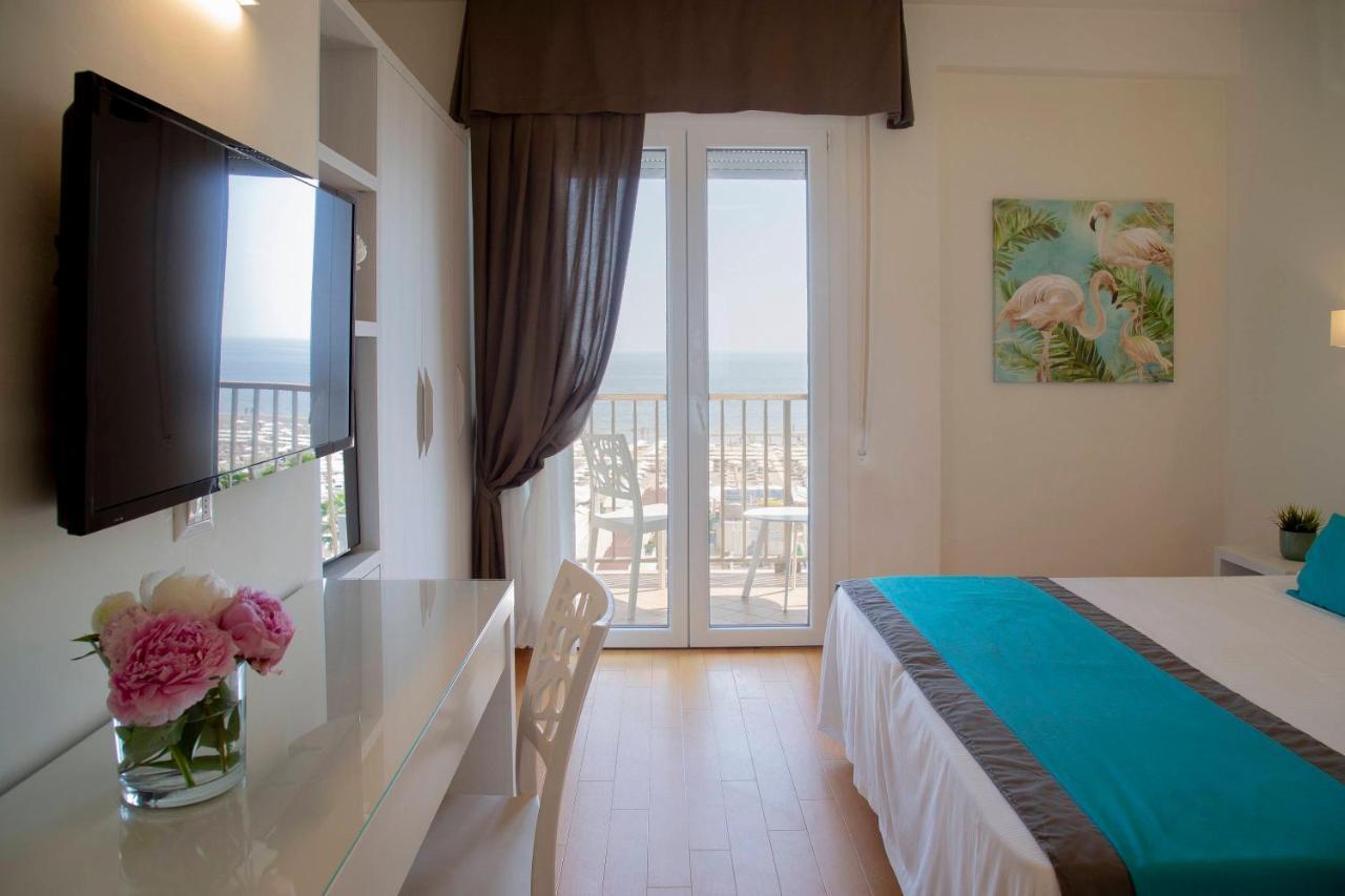 Hotel Mon Cheri Riccione Kültér fotó