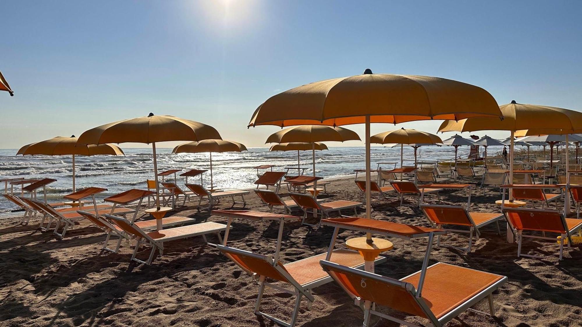 Hotel Mon Cheri Riccione Kültér fotó