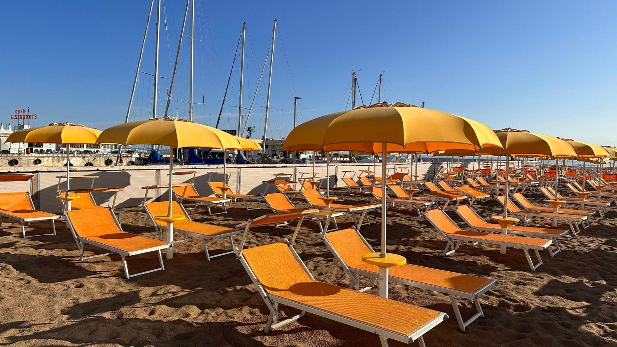 Hotel Mon Cheri Riccione Kültér fotó