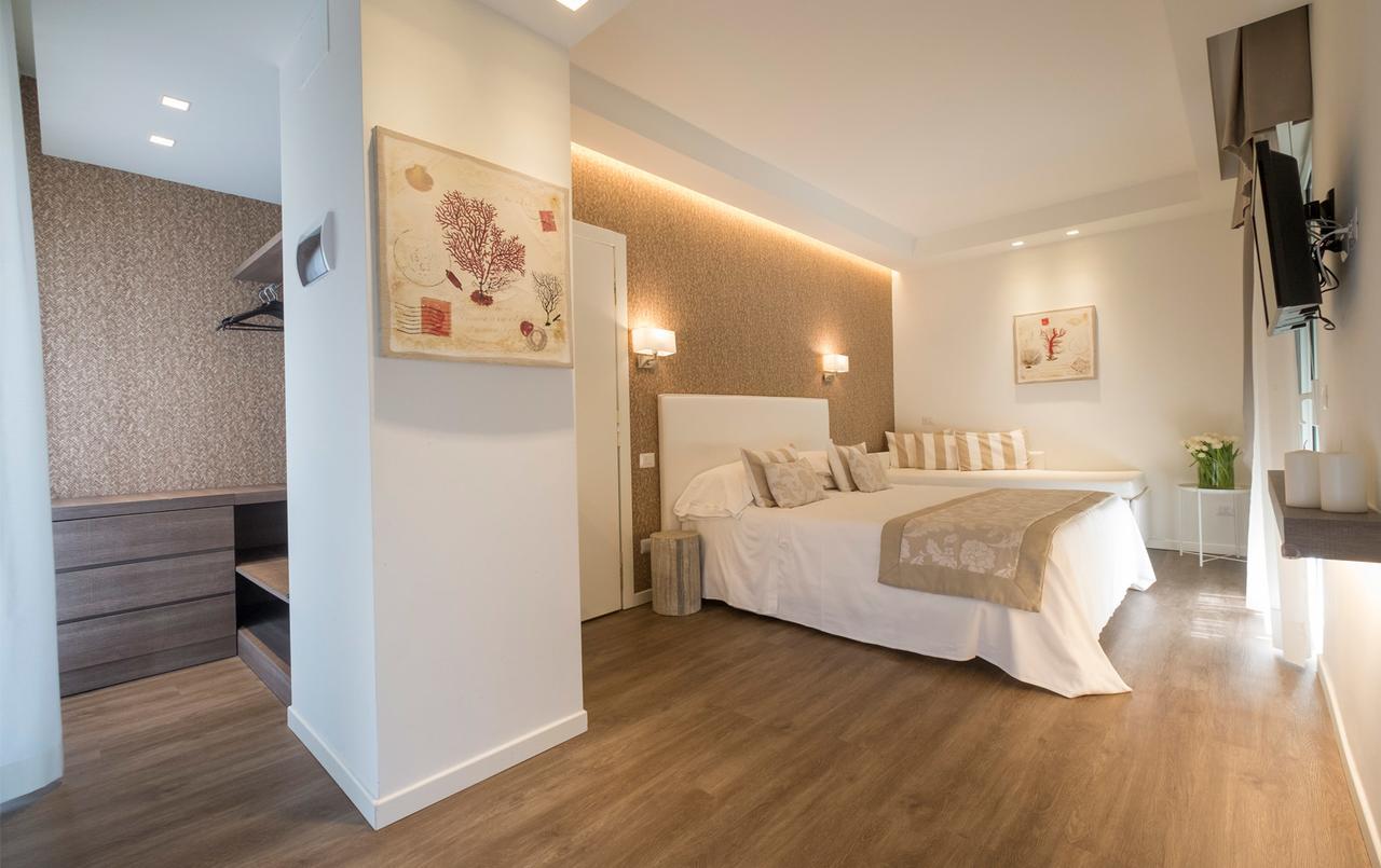 Hotel Mon Cheri Riccione Kültér fotó
